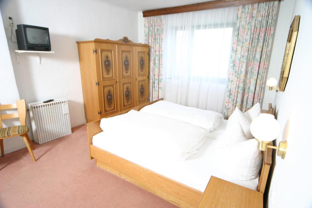 Hotel Zum Stemplinger Hansl ハウツェンベルク エクステリア 写真